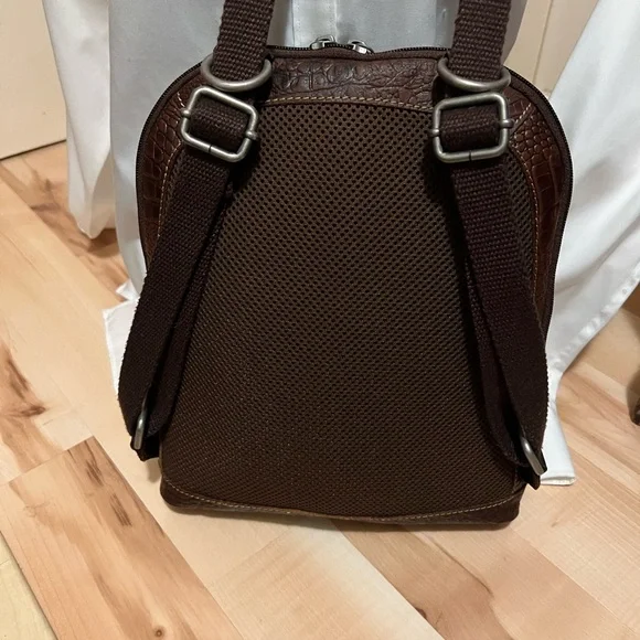 Jack Rogers Hornback Croco Convertible Backpack/Crossbody NWOT - Picture 6 of 15